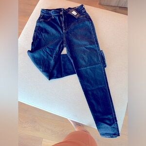 Fashion Nova, Dark blue jeans